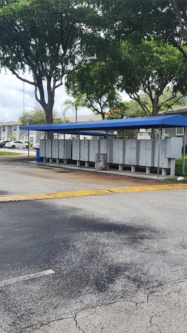 466 NE 210th Cir Ter # 10, Miami FL 33179 - Miami, FL - Photo 4
