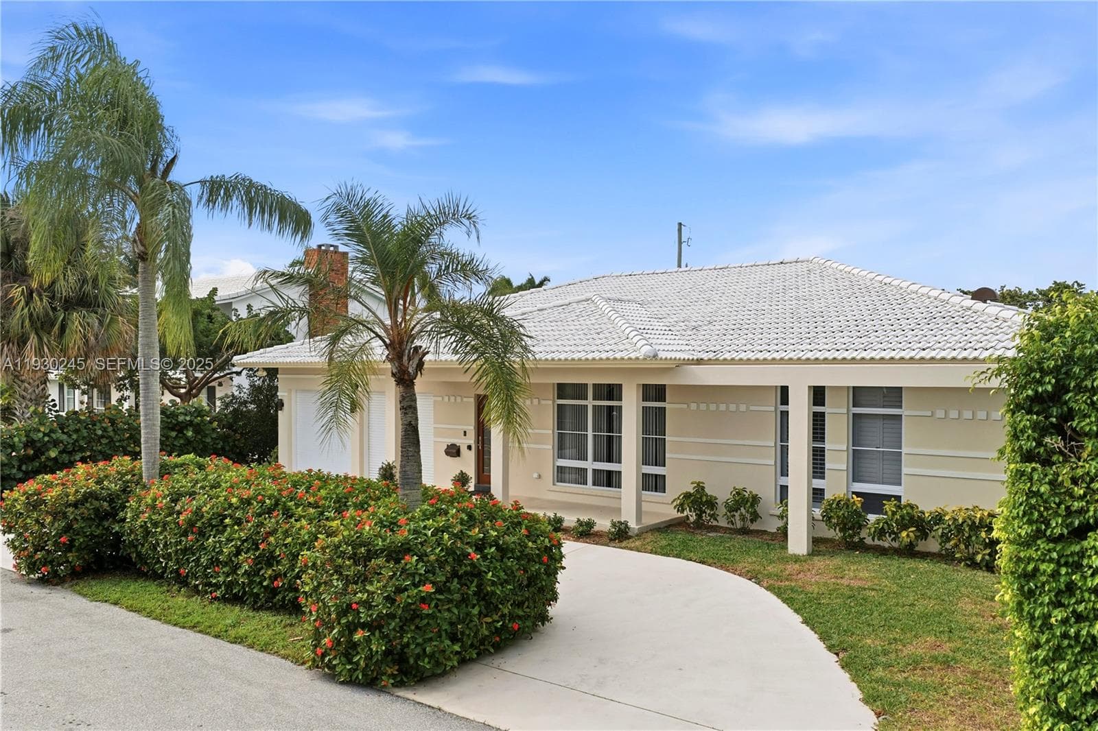 2607 Holy Cross Ln, Lake Worth FL 33460