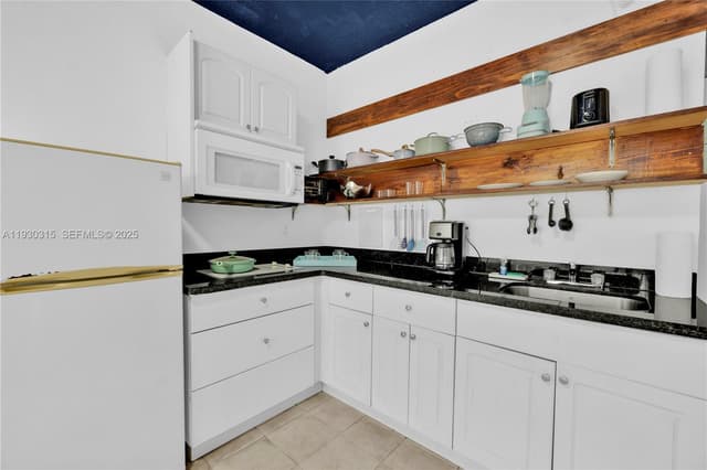 255 W 24th St # 302, Miami Beach FL 33140 - Miami Beach, FL - Photo 7