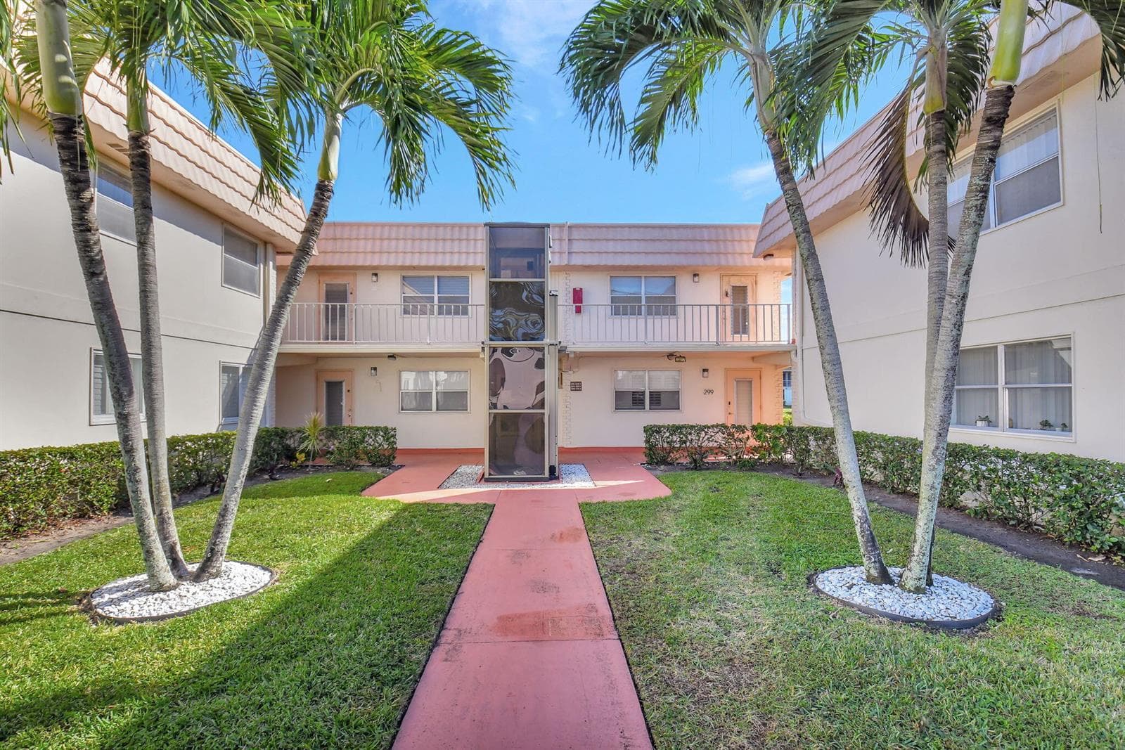 325 Saxony G, Delray Beach FL 33446