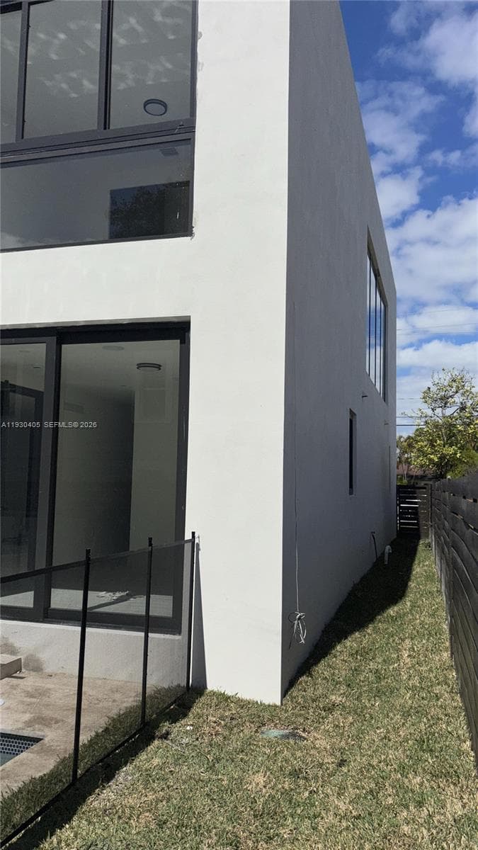 2484 SW 18th St, Miami FL 33145