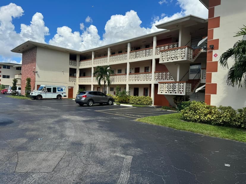 4771 NW 10th Ct # 118, Plantation FL 33313