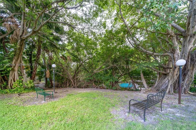 19212 NE 25th Ave # 283D, Miami FL 33180 - Miami, FL - Photo 2