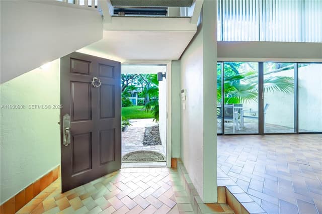 19212 NE 25th Ave # 283D, Miami FL 33180 - Miami, FL - Photo 3
