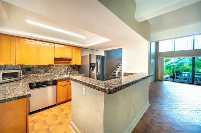 19212 NE 25th Ave # 283D, Miami FL 33180 - Miami, FL - Photo 5