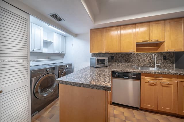 19212 NE 25th Ave # 283D, Miami FL 33180 - Miami, FL - Photo 4
