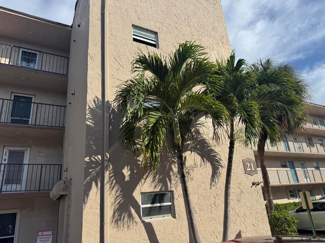 725 Lori Drive # 107, Palm Springs FL 33461 - Palm Springs, FL - Photo 2