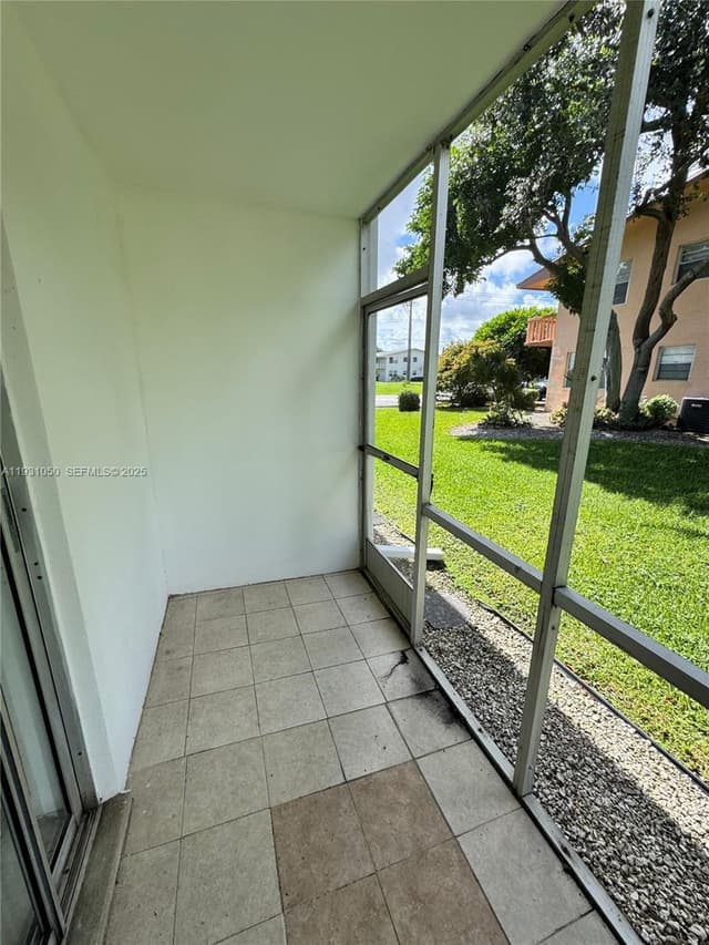 18 Hastings B # 18, West Palm Beach FL 33417 - West Palm Beach, FL - Photo 6