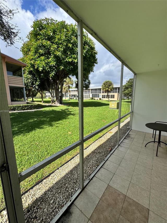18 Hastings B # 18, West Palm Beach FL 33417 - West Palm Beach, FL - Photo 7