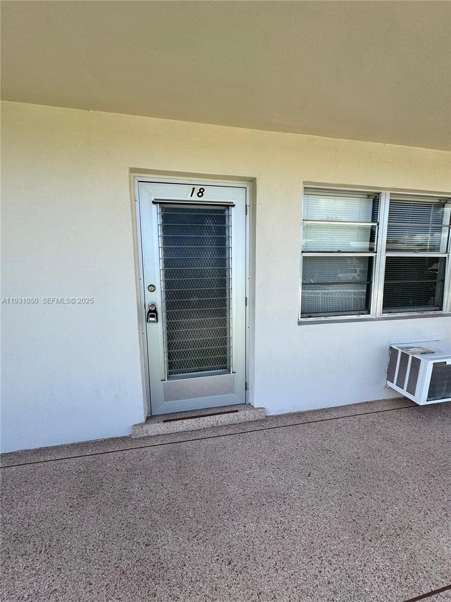 18 Hastings B # 18, West Palm Beach FL 33417