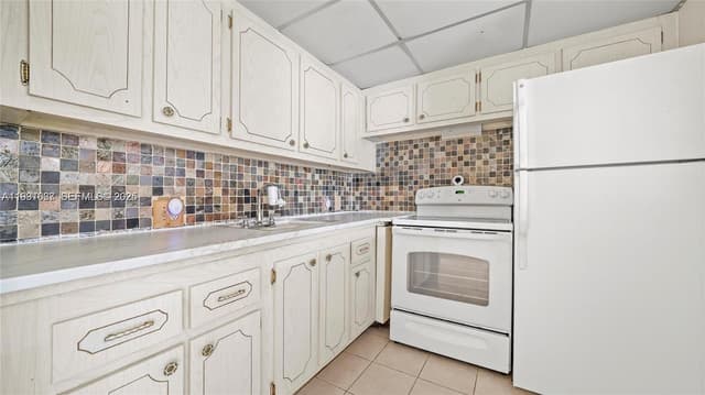 79 Suffolk B # 79, Boca Raton FL 33434 - Boca Raton, FL - Photo 2