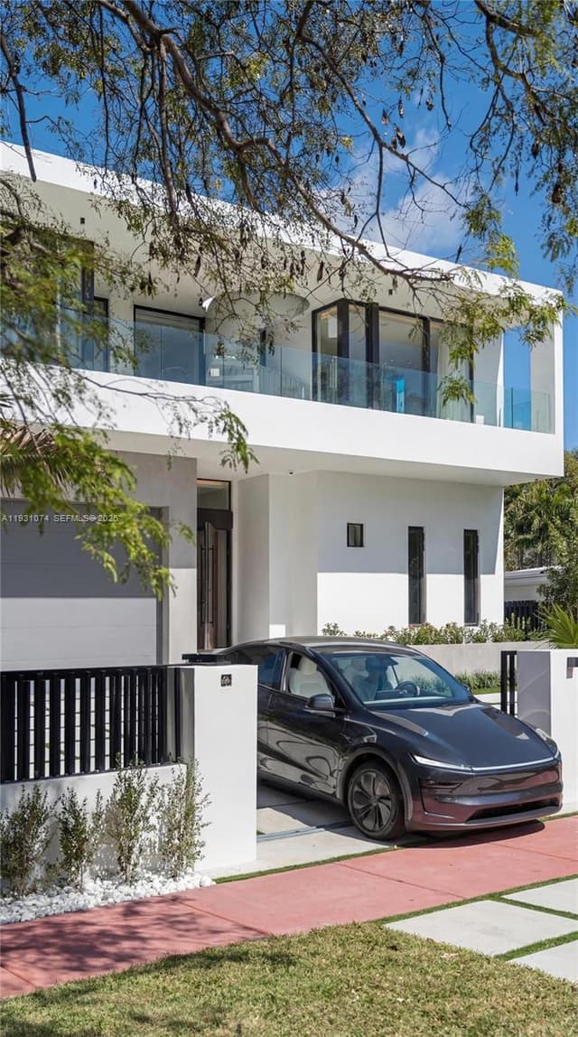 1045 W 47th Ct, Miami Beach FL 33140 - Miami Beach, FL - Photo 3