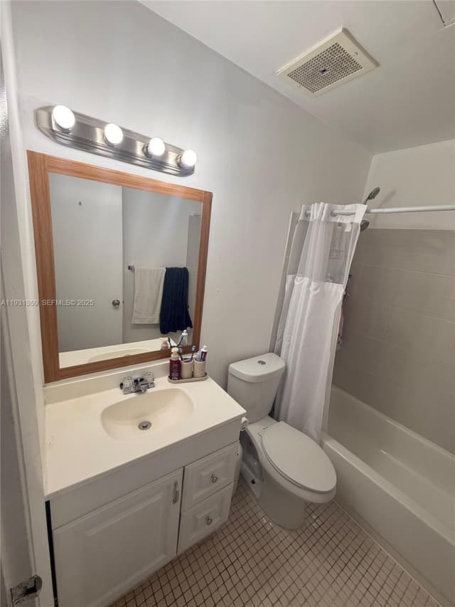 18101 NW 68th Ave # C202, Hialeah FL 33015 - Hialeah, FL - Photo 7