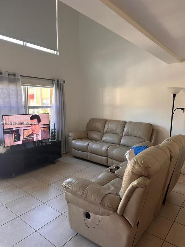 18101 NW 68th Ave # C202, Hialeah FL 33015 - Hialeah, FL - Photo 4