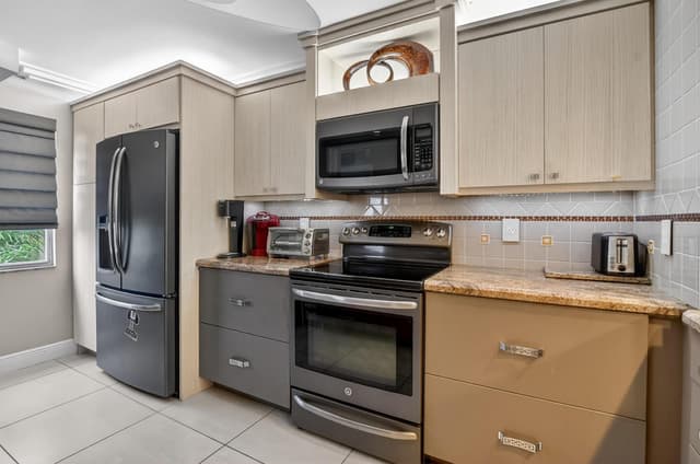 3080 Yarmouth D, Boca Raton FL 33434 - Boca Raton, FL - Photo 5