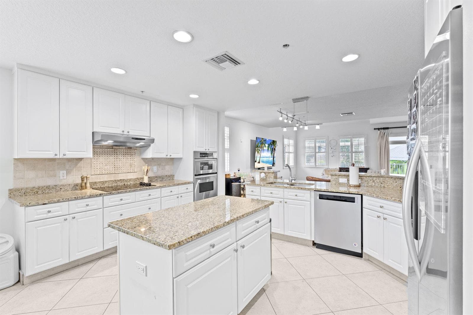 305 E Ocean Avenue # 7, Lantana FL 33462