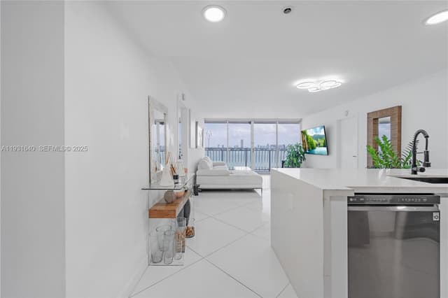 7601 E Treasure Dr # 819, North Bay Village FL 33141 - North Bay Village, FL - Photo 2