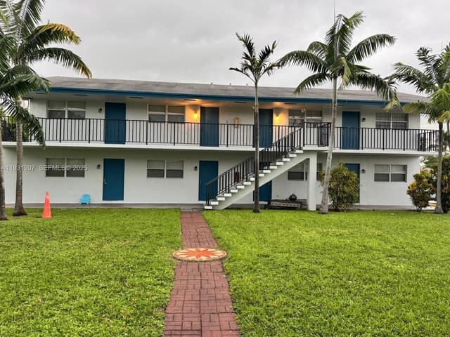 215 W Blue Heron Blvd, Riviera Beach FL 33404 - Riviera Beach, FL - Photo 7