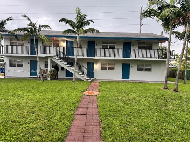 215 W Blue Heron Blvd, Riviera Beach FL 33404 - Riviera Beach, FL - Photo 3