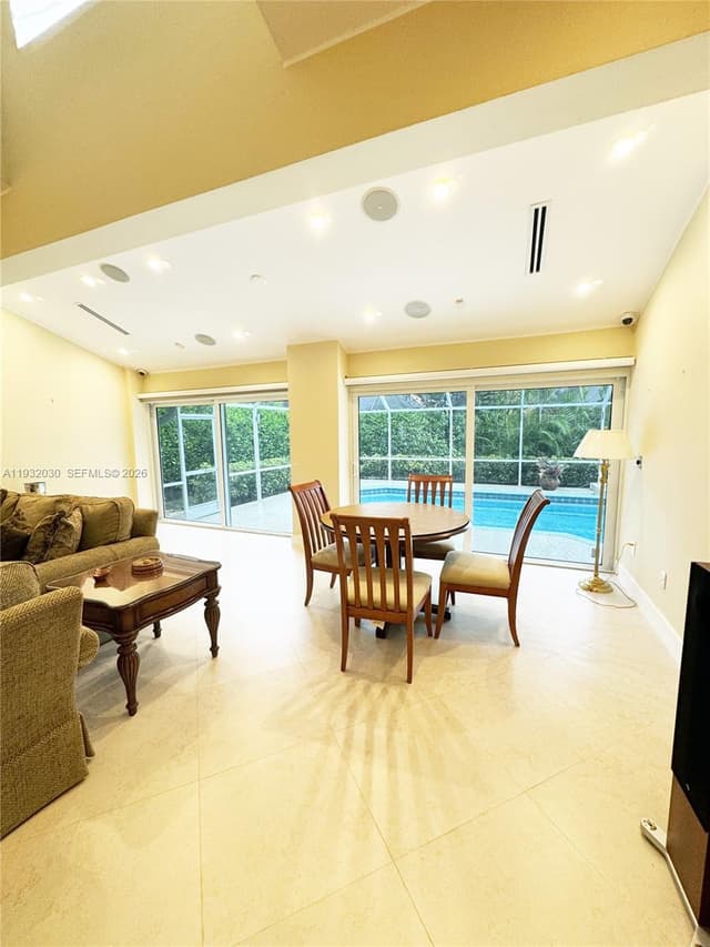 610 Misty Oaks Ln, Pompano Beach FL 33069 - Pompano Beach, FL - Photo 6