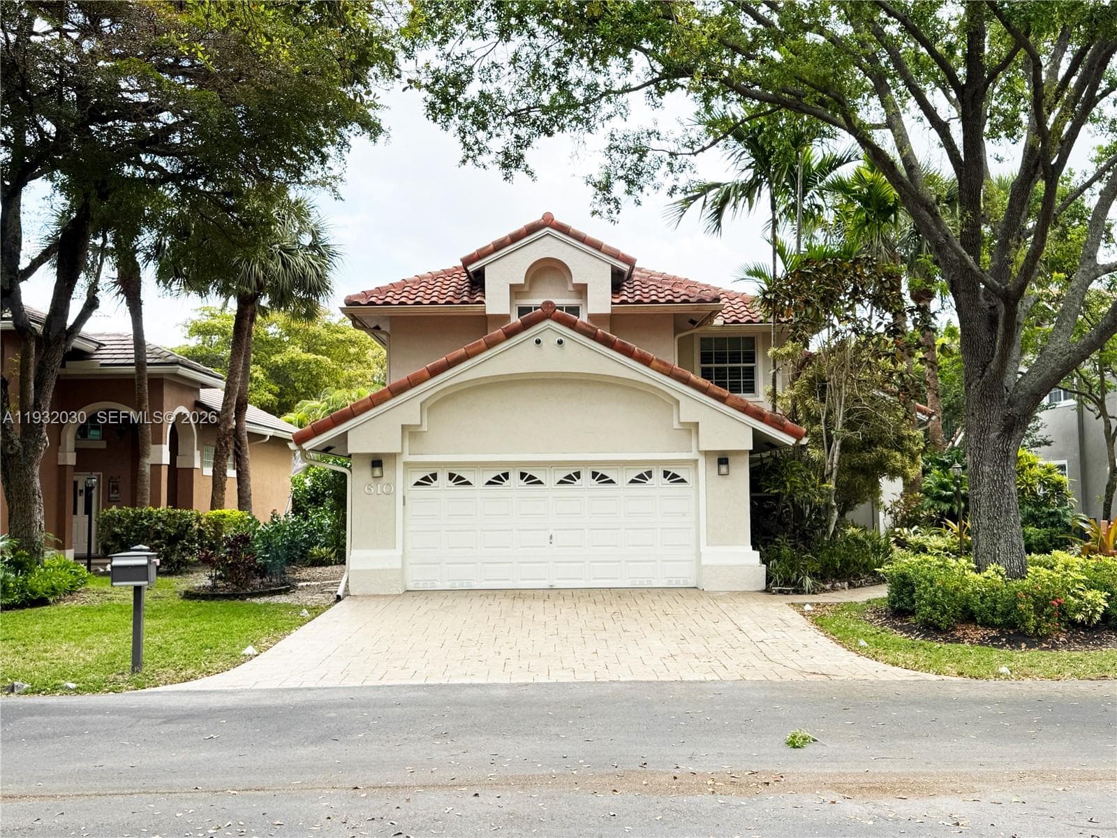 610 Misty Oaks Ln, Pompano Beach FL 33069 - Pompano Beach, FL - Photo 1
