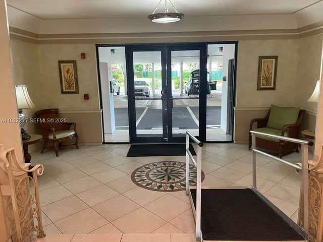 2500 NE 48th Ln # 301, Fort Lauderdale FL 33308 - Fort Lauderdale, FL - Photo 5