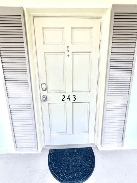 5510 Tamberlane Circle # 243, Palm Beach Gardens FL 33418 - Palm Beach Gardens, FL - Photo 2