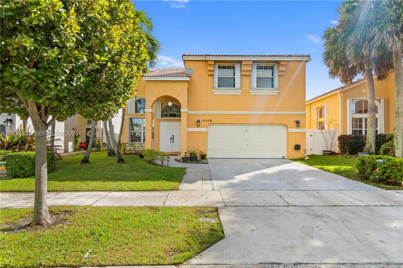 15558 NW 12th Ct, Pembroke Pines FL 33028