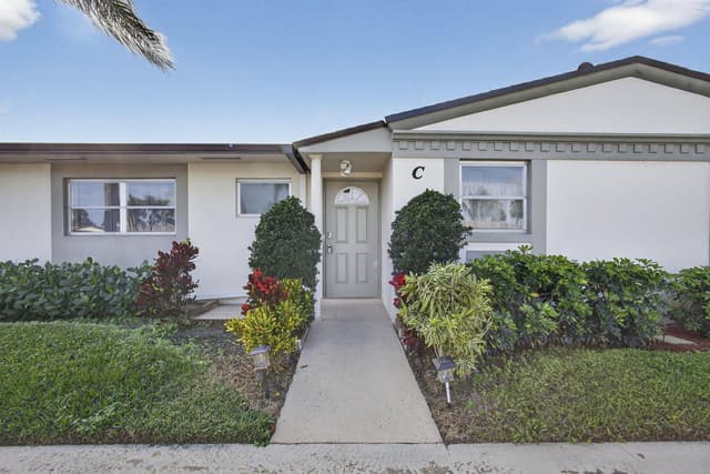 2833 Crosley Drive W # C, West Palm Beach FL 33415 - West Palm Beach, FL - Photo 2