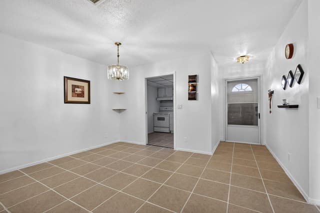 2833 Crosley Drive W # C, West Palm Beach FL 33415 - West Palm Beach, FL - Photo 6