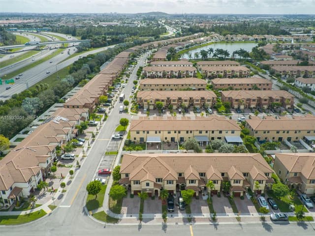 3316 W 91st Ter, Hialeah FL 33018 - Hialeah, FL - Photo 6