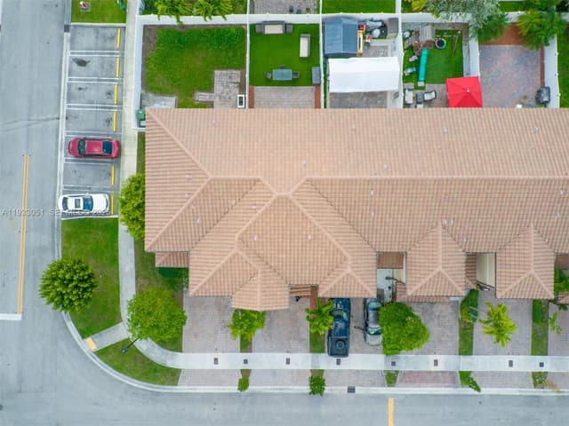 3316 W 91st Ter, Hialeah FL 33018 - Hialeah, FL - Photo 5