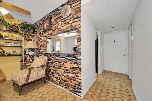 12027 S Greenway Cir # 206, Royal Palm Beach FL 33411 - Royal Palm Beach, FL - Photo 4