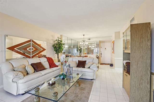 4350 Hillcrest Dr # 702, Hollywood FL 33021 - Hollywood, FL - Photo 4