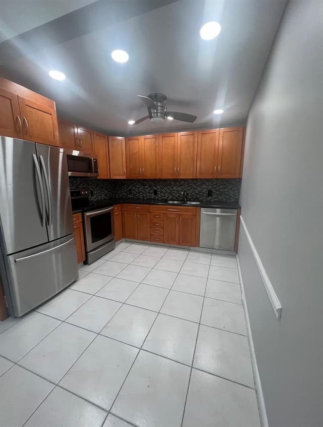3050 Wolverton C # 3050, Boca Raton FL 33434 - Boca Raton, FL - Photo 2