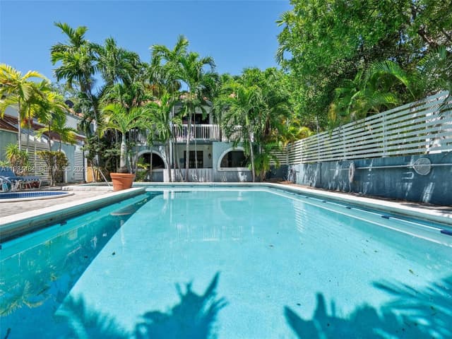 515 NE 38th St # 10, Miami FL 33137 - Miami, FL - Photo 2