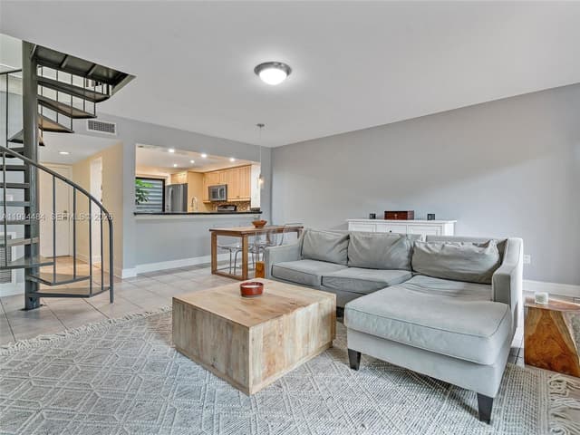 515 NE 38th St # 10, Miami FL 33137 - Miami, FL - Photo 3