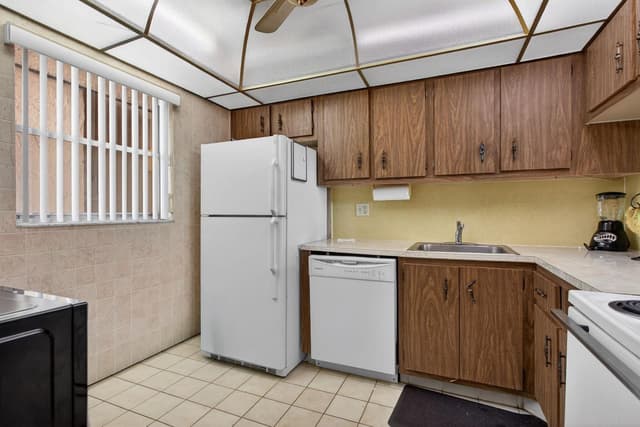 3050 Holiday Springs Boulevard # 108, Margate FL 33063 - Margate, FL - Photo 7