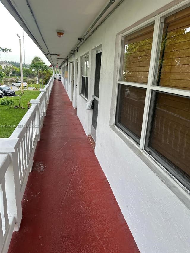 65 NE 202nd Ter # Q27, Miami Gardens FL 33179 - Miami Gardens, FL - Photo 3