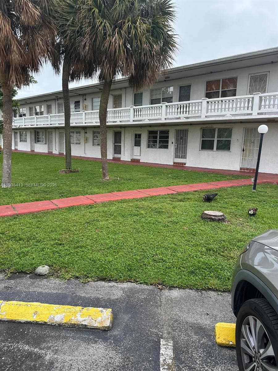 65 NE 202nd Ter # Q27, Miami Gardens FL 33179 - Miami Gardens, FL - Photo 1