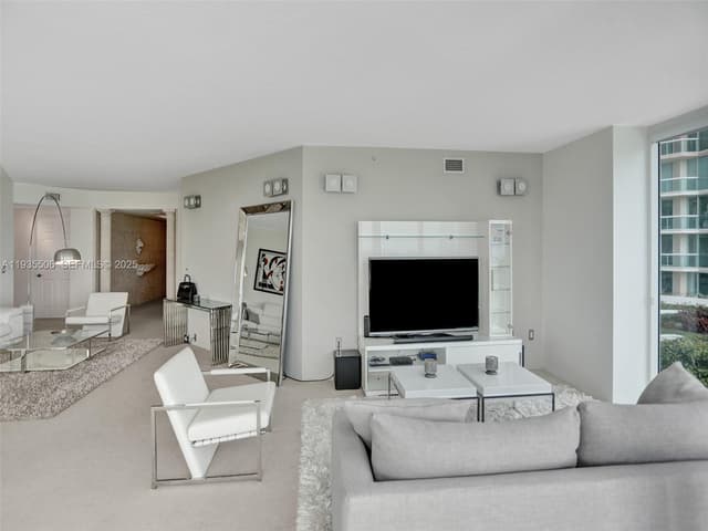 3370 Hidden Bay Dr # 508, Aventura FL 33180 - Aventura, FL - Photo 2