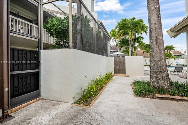 7075 SW 67th Ave # 14, South Miami FL 33143 - South Miami, FL - Photo 4