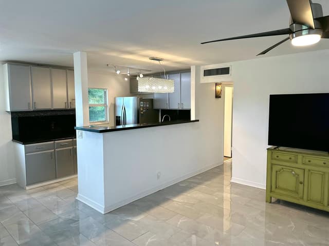 196 Tuscany C Lane, Delray Beach FL 33446 - Delray Beach, FL - Photo 2