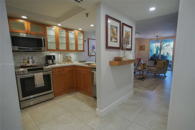 5880 Collins Ave # 302, Miami Beach FL 33140 - Miami Beach, FL - Photo 7