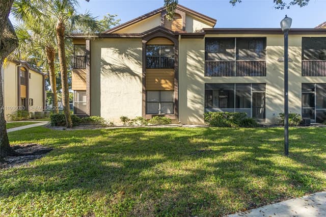 4534 S Carambola Cir S # 27275, Coconut Creek FL 33066 - Coconut Creek, FL - Photo 2