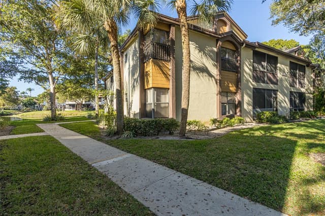 4534 S Carambola Cir S # 27275, Coconut Creek FL 33066 - Coconut Creek, FL - Photo 4