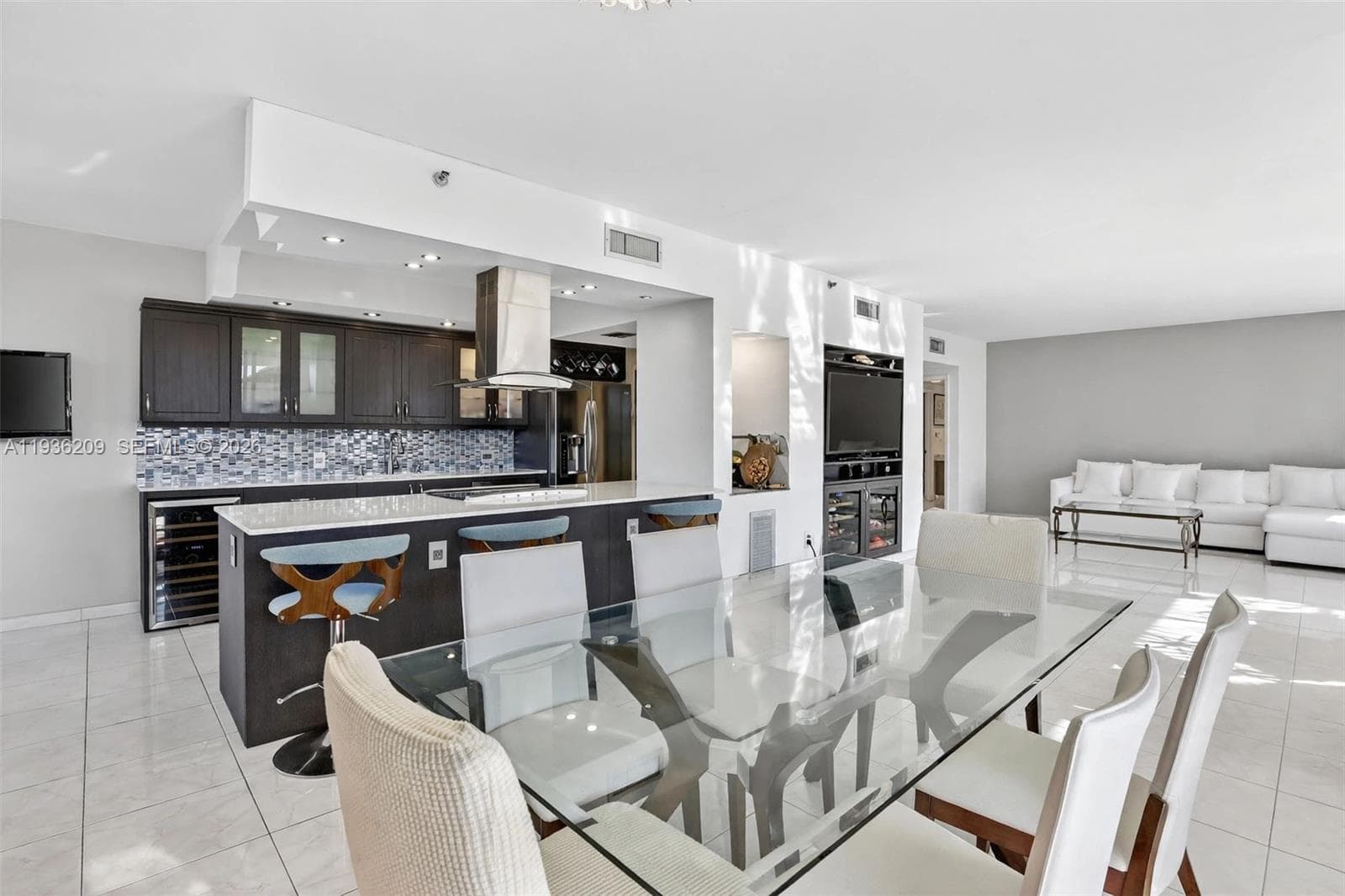 20281 E Country Club Dr # 201, Aventura FL 33180