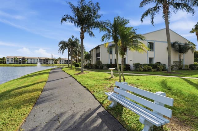 1102 Green Pine Boulevard # A1, West Palm Beach FL 33409 - West Palm Beach, FL - Photo 2