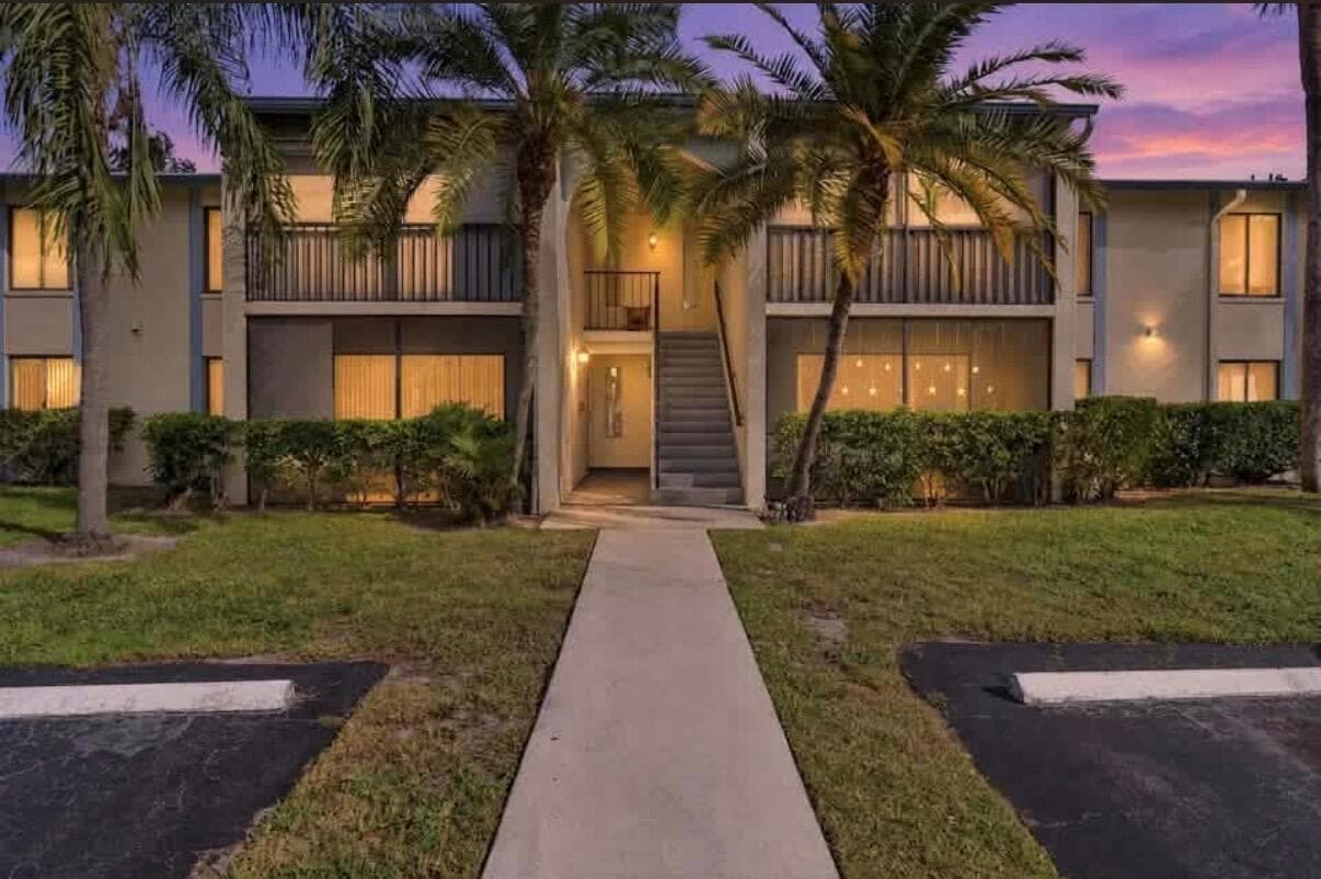 1102 Green Pine Boulevard # A1, West Palm Beach FL 33409