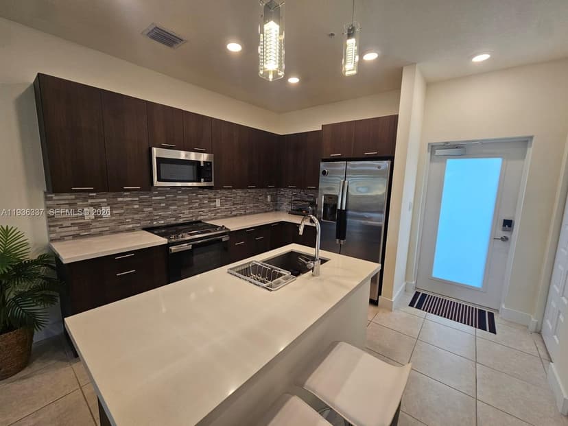 8301 NW 41st St # 402, Doral FL 33166